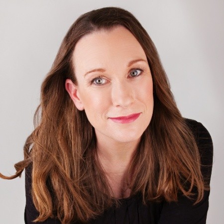 With over 30 years of experience as a music educator, Julie Sibley aims to provide each singer with a holistic learning experience.